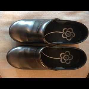 Women’s Sanita clogs size 39